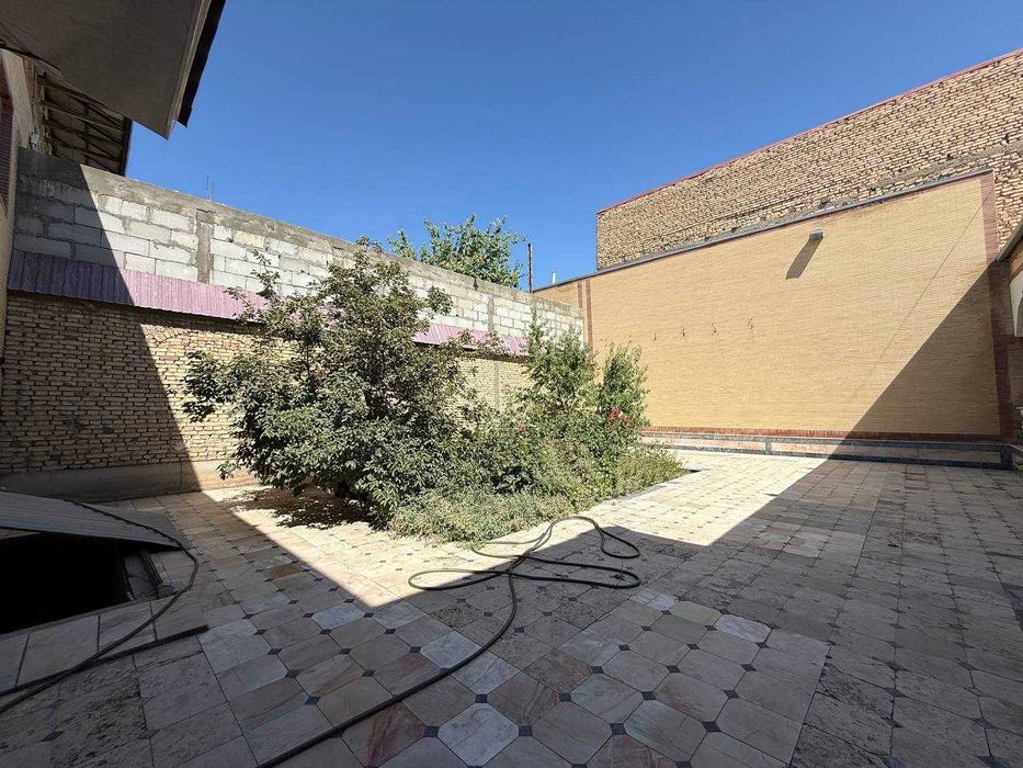 TAYYOR 5 SOTIQLI hovli sotiladi