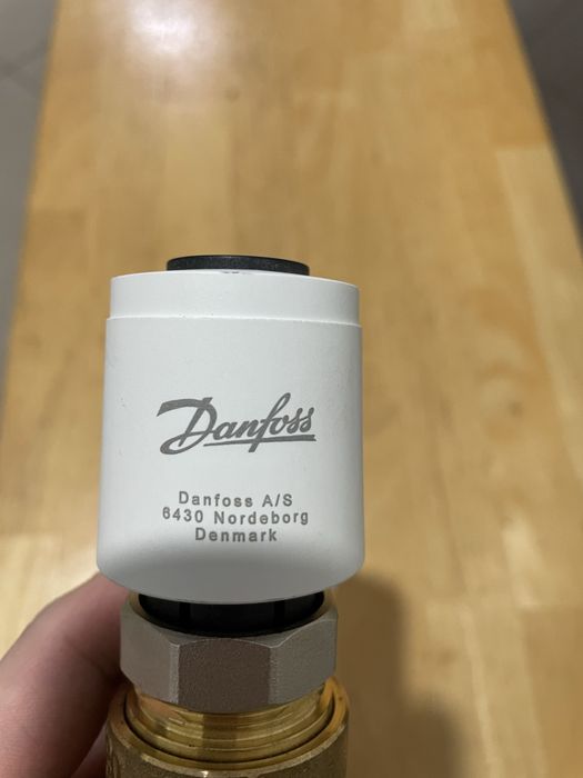 Vana deviere cu 3 cai Danfoss VZL3 si servomotor TWA ZL NC