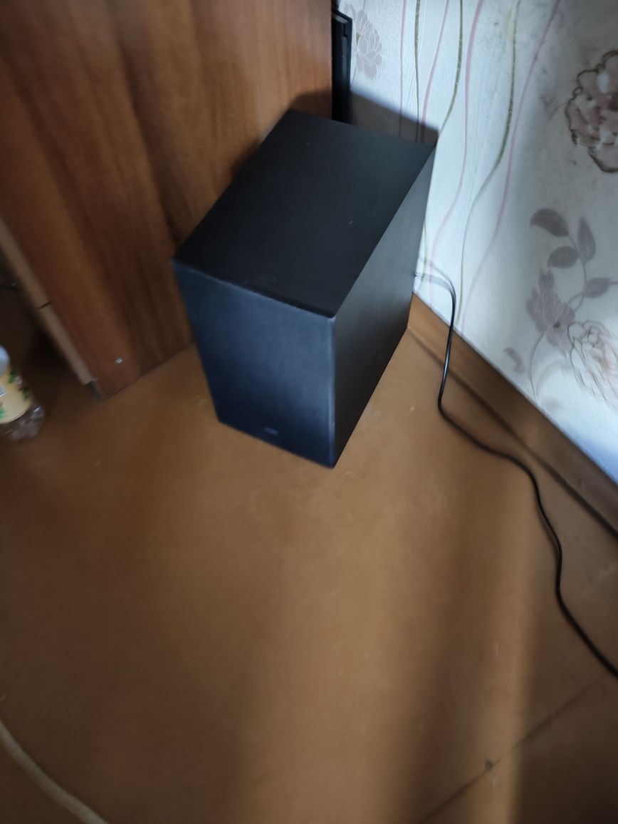 Продам саундбар  Samsung HW-Q600A