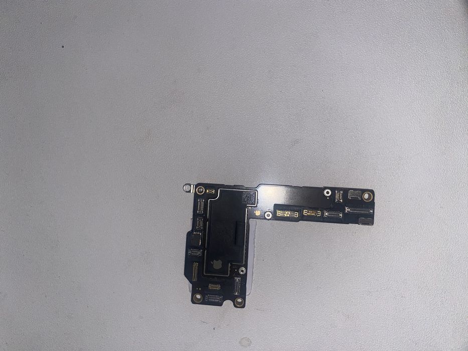 Vad placa de paza pentru iphone 16 plus