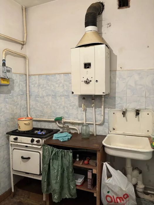 Чирчик Срочно продаётся 52.4 кв.м 2-х.комнатная квартира