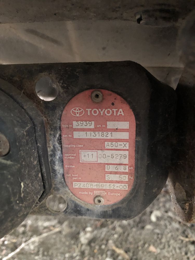 Vând carlig remorcare Toyota Yaris 2007
