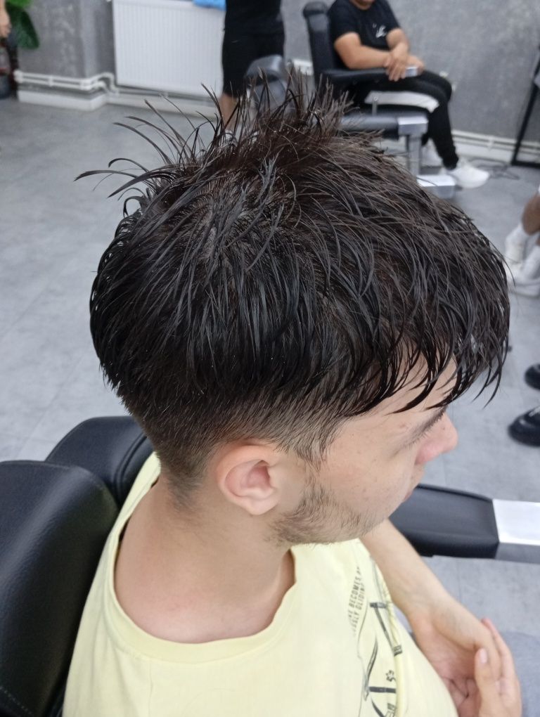 Tuns bărbați acasă