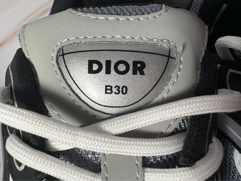Christian Dior B30