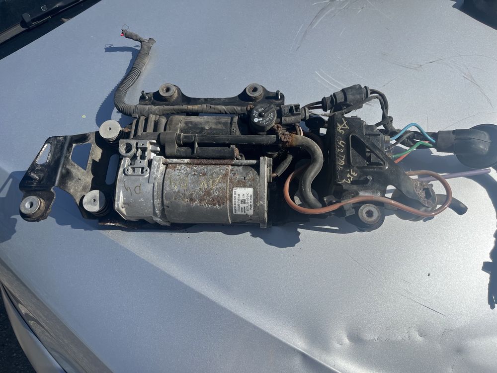 Компресор въздушно окачване Audi A8 D4