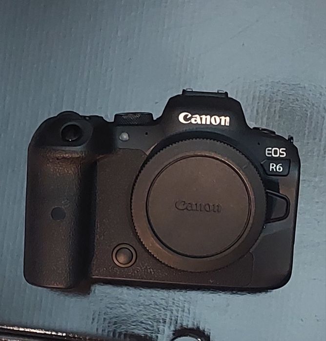 Canon R6  rf 24x105mm foto aparat