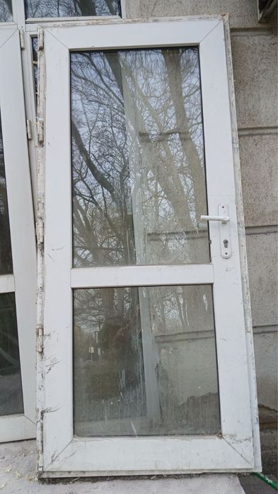 ПВЦ врати