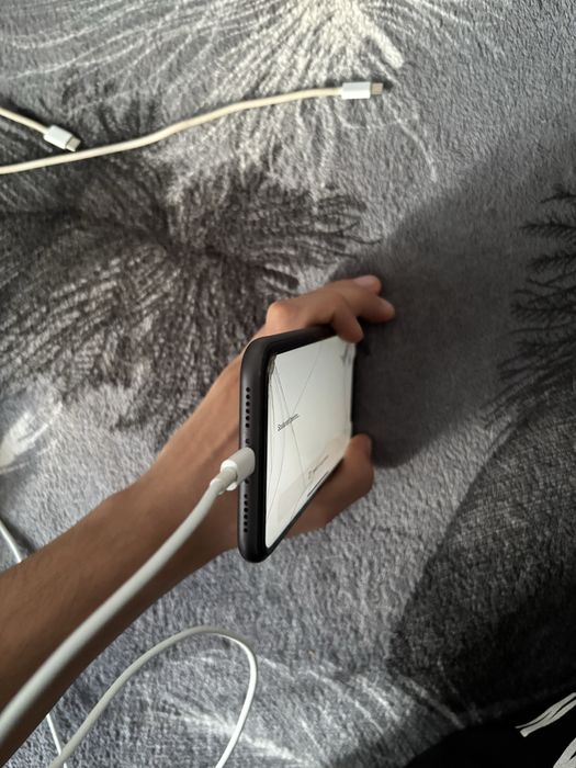 iPhone 11 fară garanție