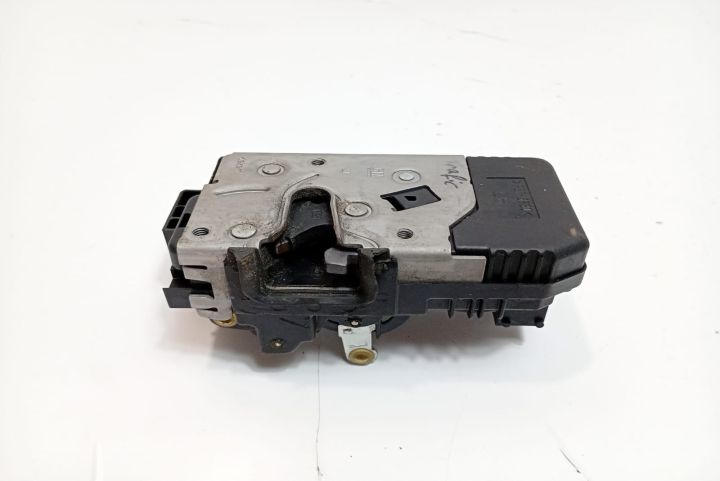 Broasca usa stanga spate 905034098R Renault Trafic a 3-a generatie