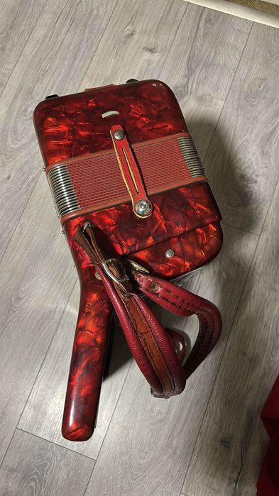 Acordeon de vânzare