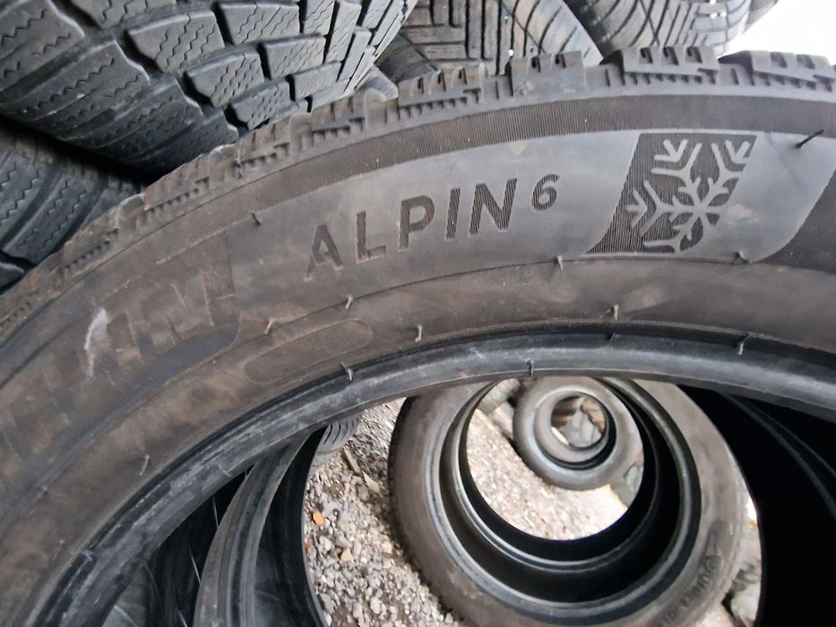 Anvelope 215/55R17 marca Michelin, DOT 2022,8 mm