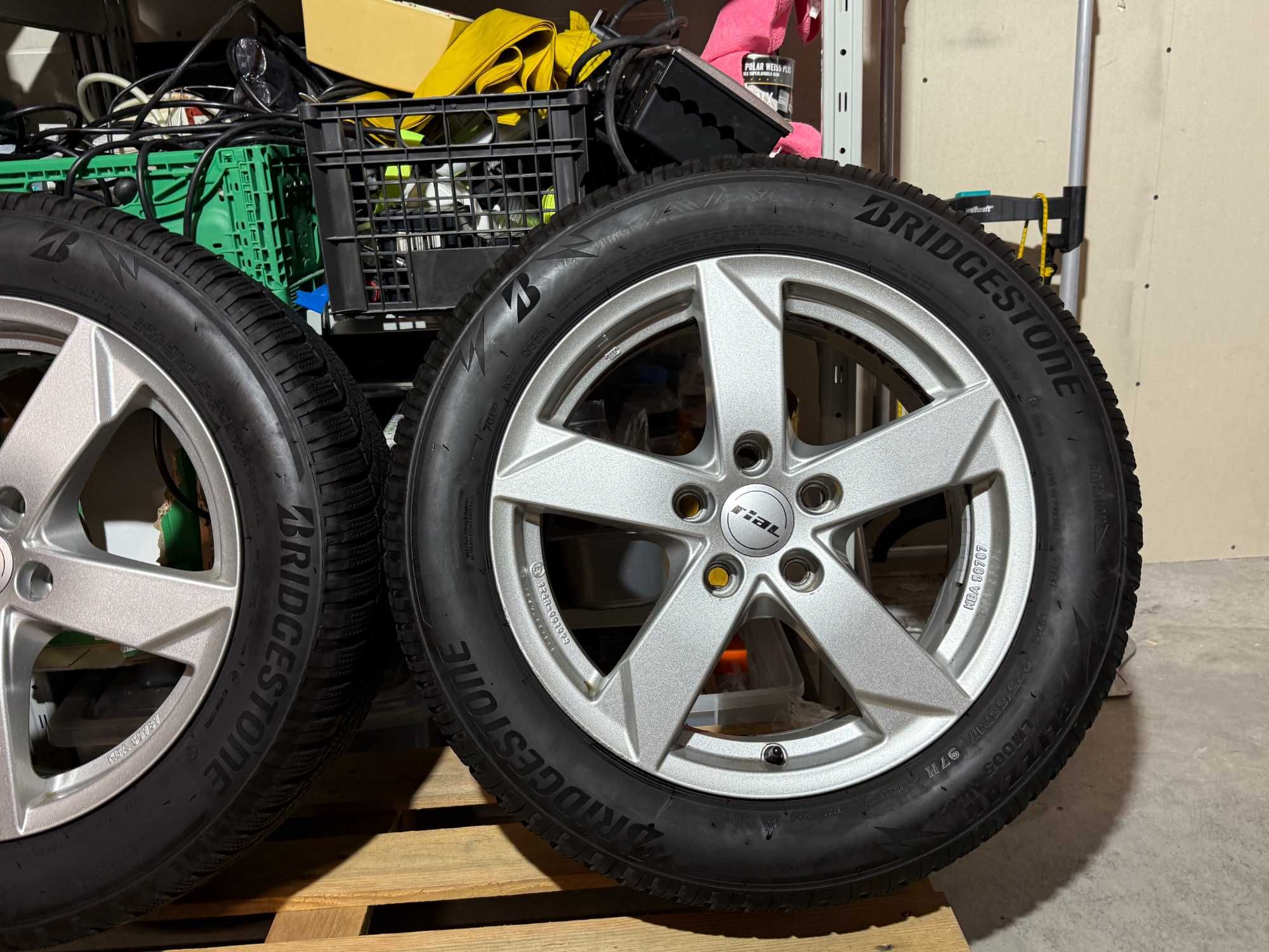 4 anvelope iarnă Bridgestone Blizzak LM005 cu jante RIAL – 225/55 R17