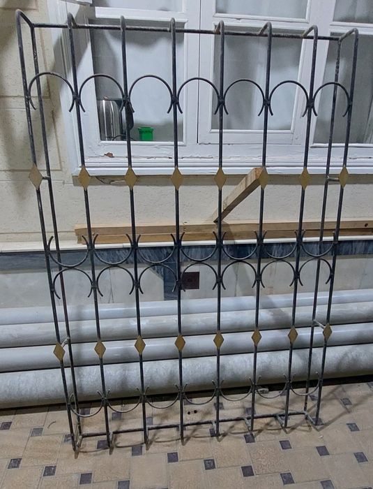Срочно продам 4 штука решетки, в хорошем состоянии.