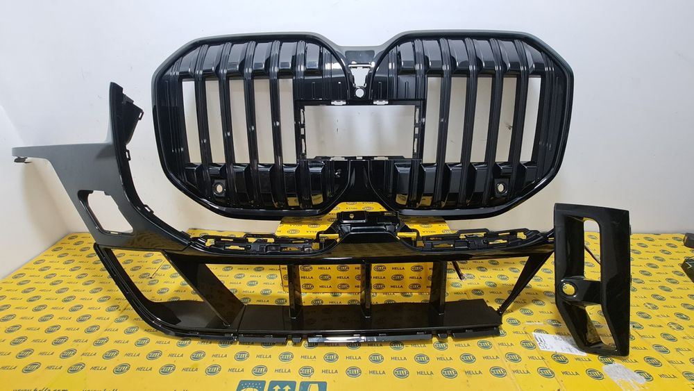 Grila masca radiator bandou bara fata BMW 7 g70 i7 2023+
