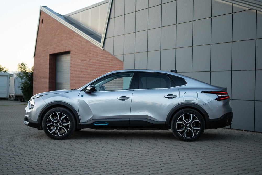 Citroën ë-C4 X – 2023 г., най-високо ниво на
оборудване, като нова!