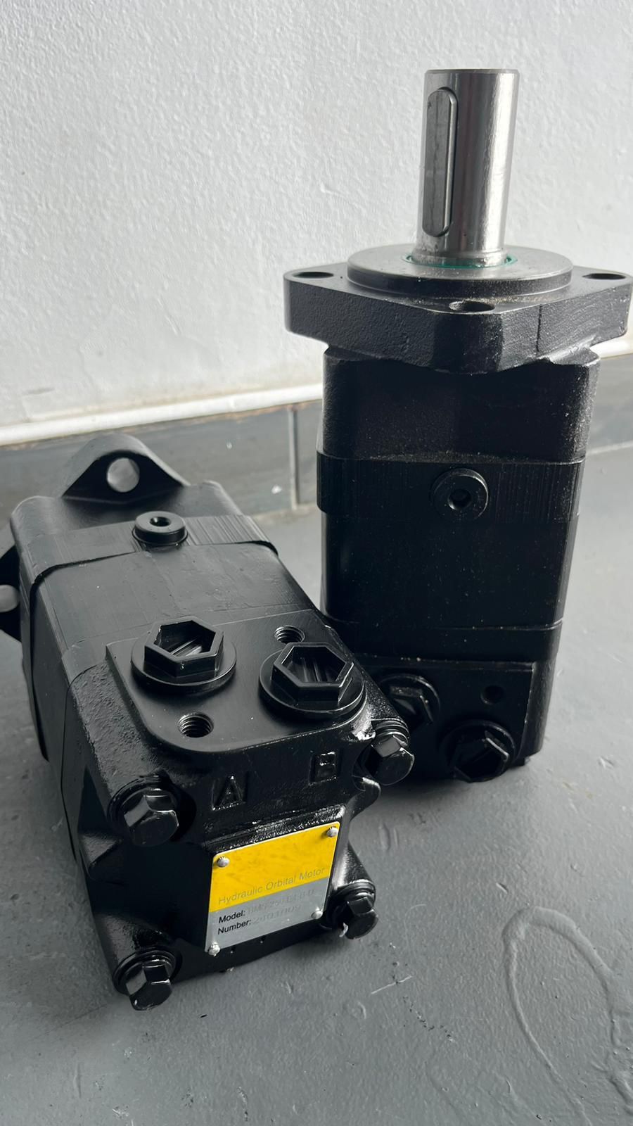 Hidromotor instalatie snec foreza banda sararita