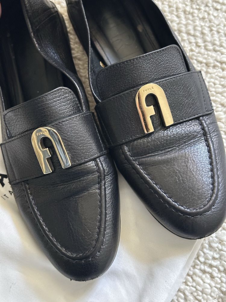 Лоуфъри  кожа FURLA