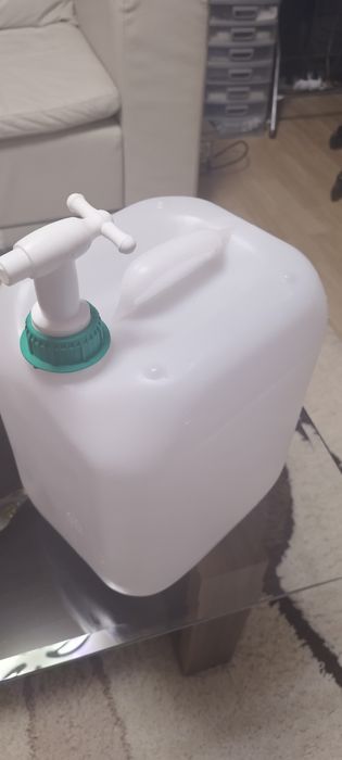 Canistra de apa cu robinet