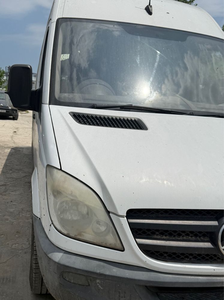 На части Mercedes-Benz Sprinter 2.2cdi Товарен с борд om651