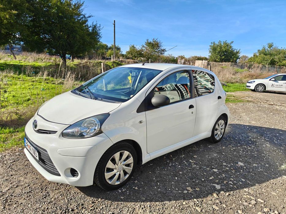 Toyota Aygo berlina 5 uși an 2012