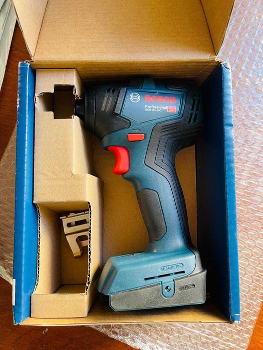 Bormasina cu percutie Bosch Professional 18V System GDR 18V-200