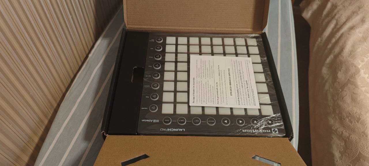 NOVATION Launchpad Mini Mk2 MIDI-контроллер