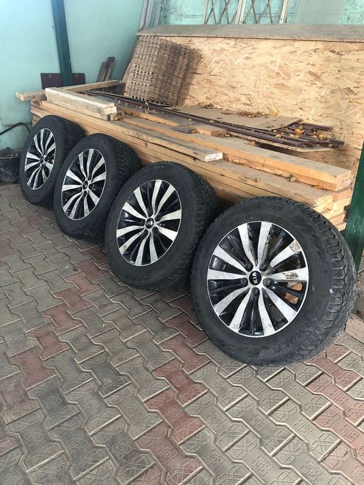 Продам шины с дисками 225/60/17