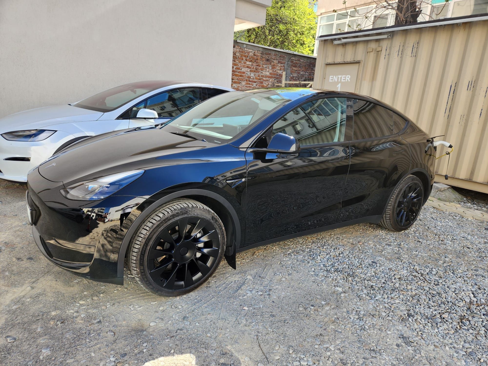 Tesla Model Y SR 2023