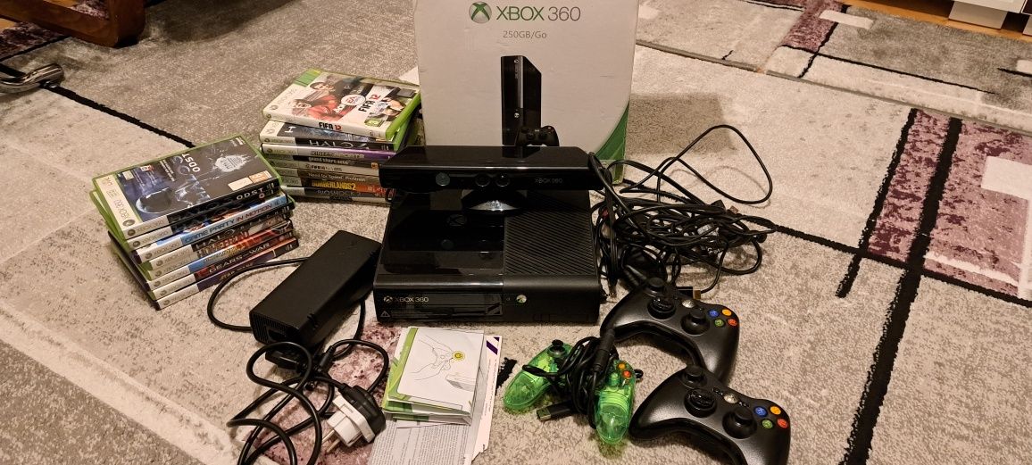 Vând  consolă Xbox 360
