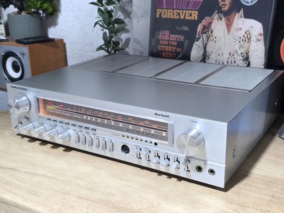 Receiver GRUNDIG R-2000 2, hifi vintage ,argintiu, amplituner colectie
