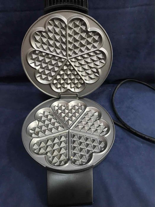 Уред за гофрети сърца Cloer 1625