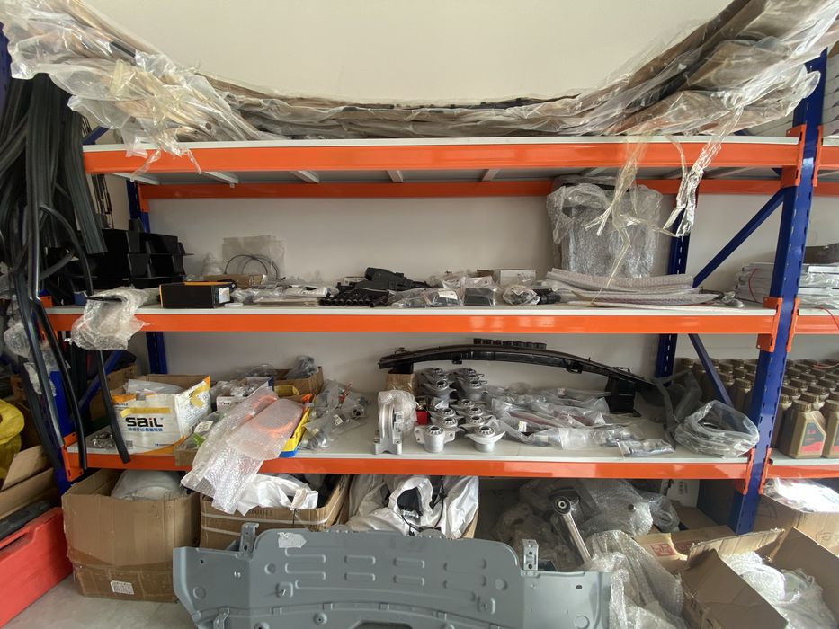 Hongqi uchun barcha ehtiyot qisimlar (запчасти)