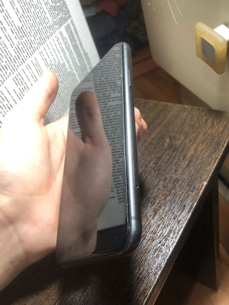 iPhone 11 со всеми документами