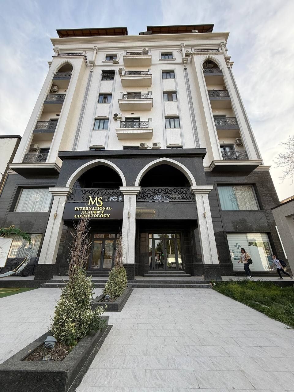 Продается 3х ком кв-ра, ЖК Meraas Residence, ор-р: мах-ля Ракат, 117м²