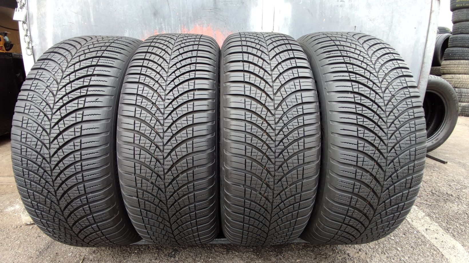 4бр. всесезонни гуми 225/55/19 GoodYear Vector 4 Season, дот22
dot4422