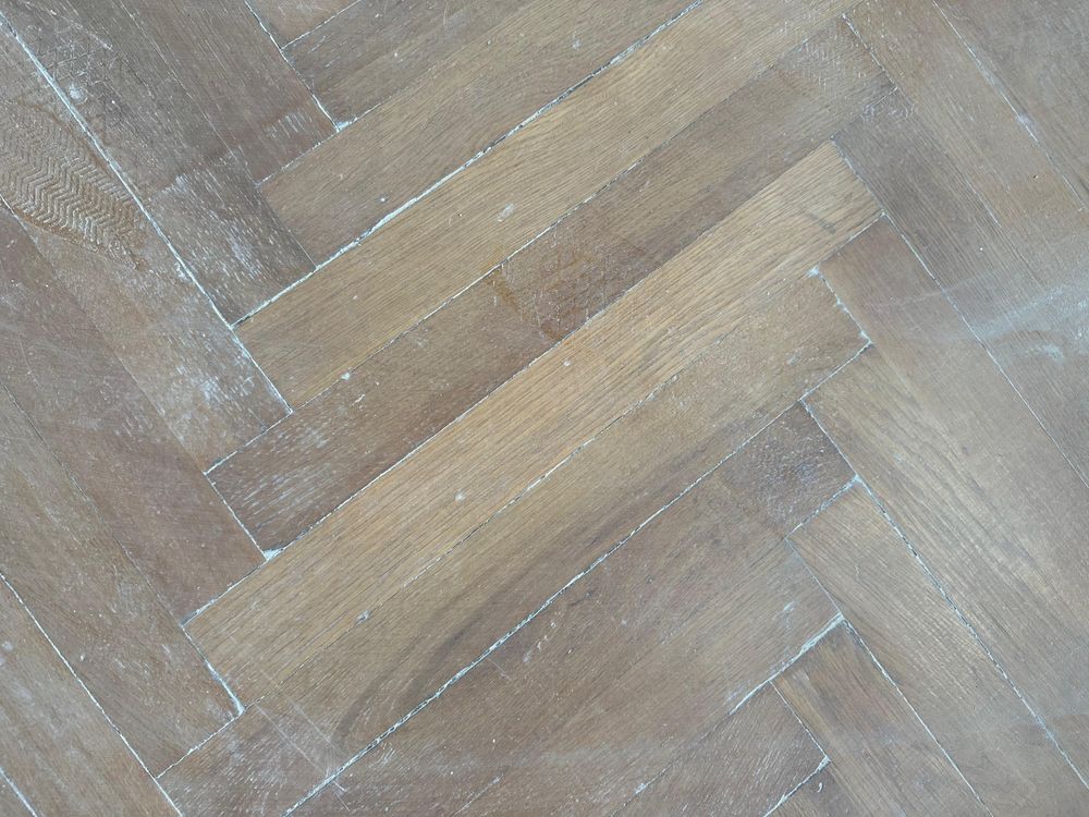 Vind ap 4 camere Bloc R etaj 1