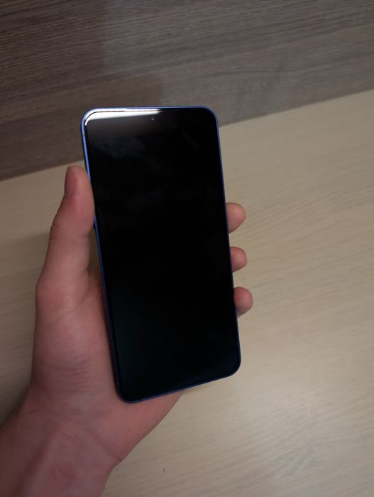 SAMSUNG S25 128gb ca nou! 8 cicluri de încărcare