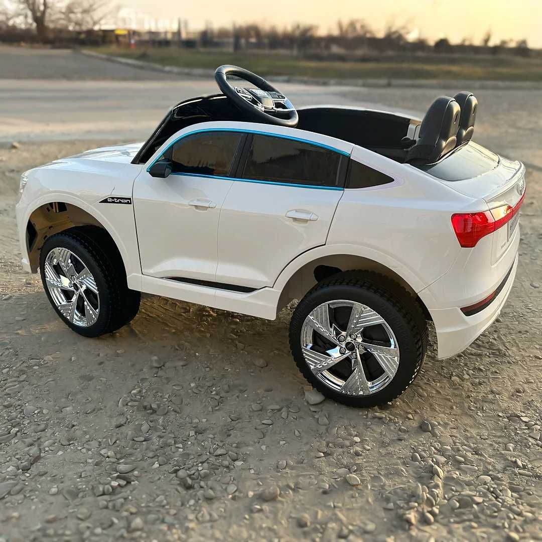 Лицензирана Акумулаторна Кола Audi E-tron Sportback,4x4, 140W,EVA гуми
