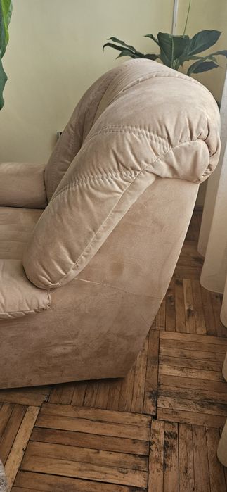 Set canapea extensibilă 3 locuri + 2 fotolii , piele întoarsă bej .