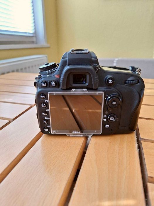 Продавам Nikon D610 с обектив Tamron AF 28-75mm f2.8 IF Macro