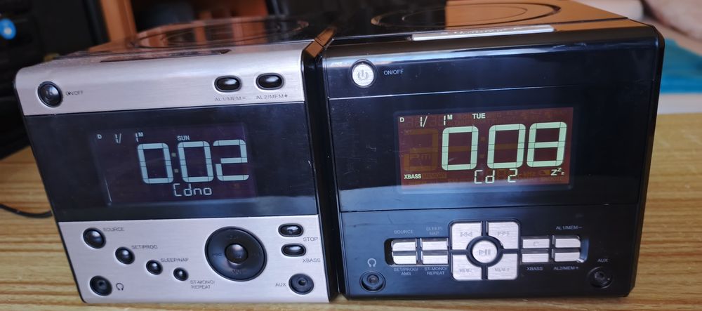 Pentru bucătărie 2 modele de radio