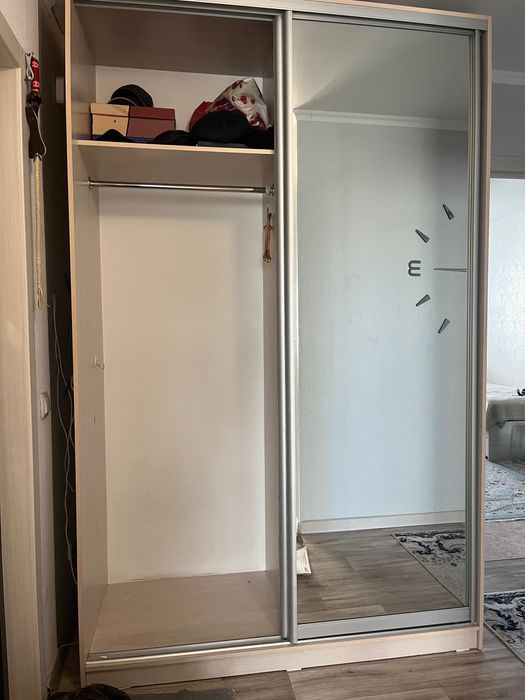 Продам шкаф в прихожую