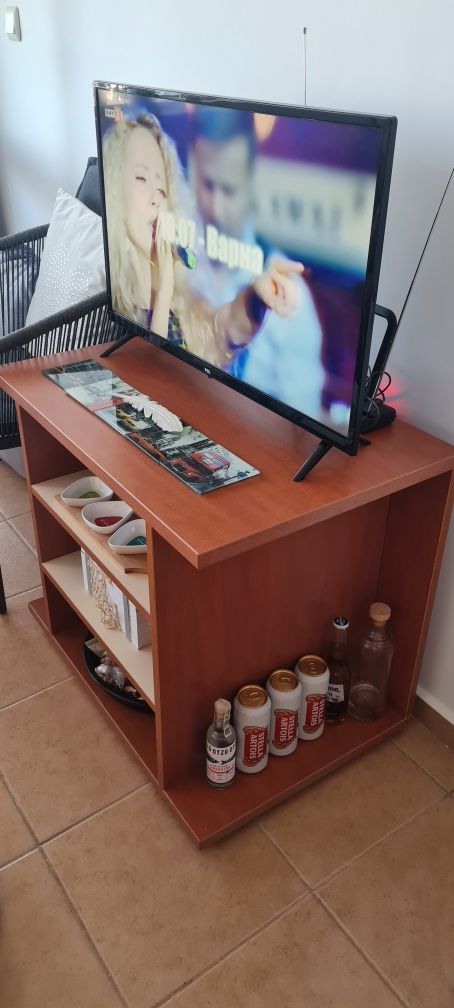 Шкаф за телевизор , телевизионен шкаф , масичка