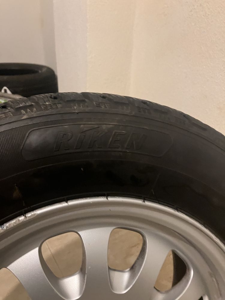 Зимни гуми с джанти за БМВ Е39 205/65/15