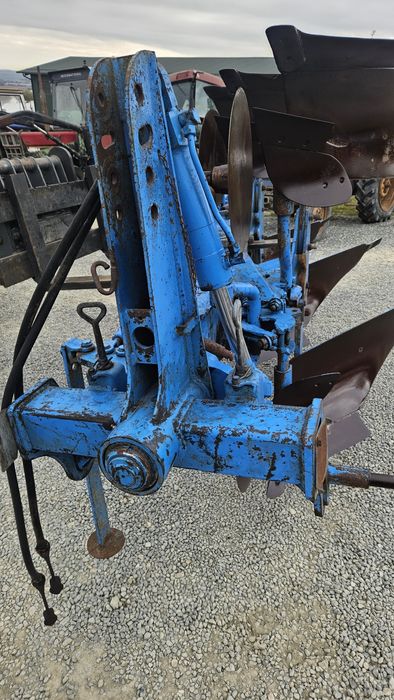 Plug reversibil LEMKEN cu 3 brazdare