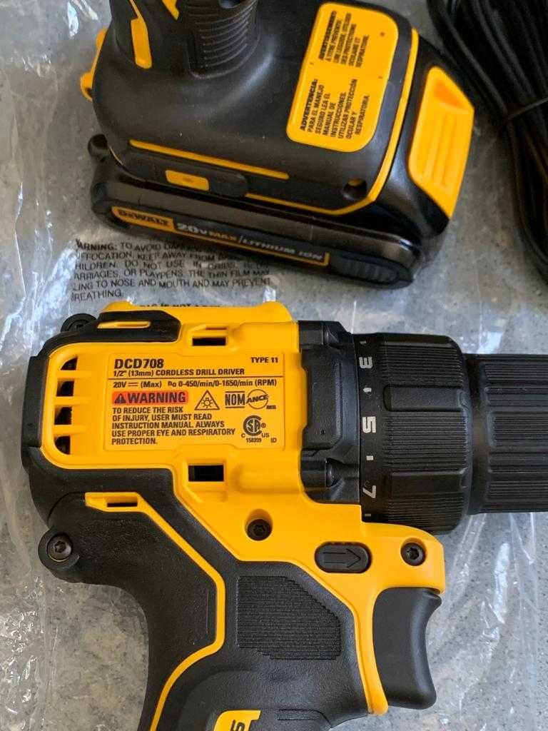 Шуруповерт DeWALT новый, оригинал девольт