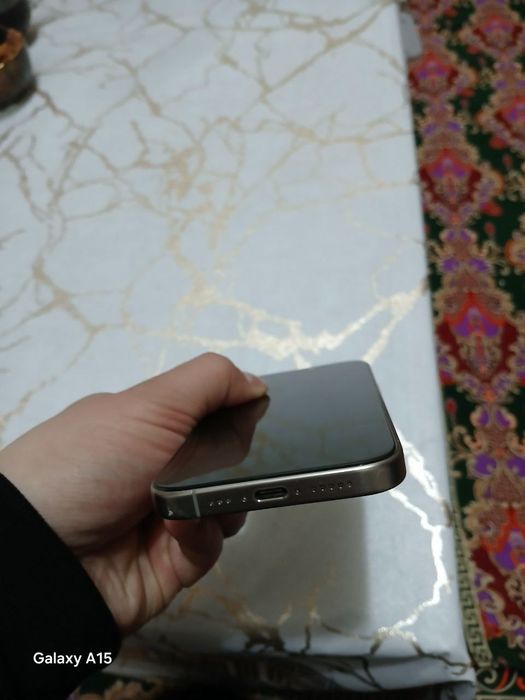 Iphone 15 pro     128 gb