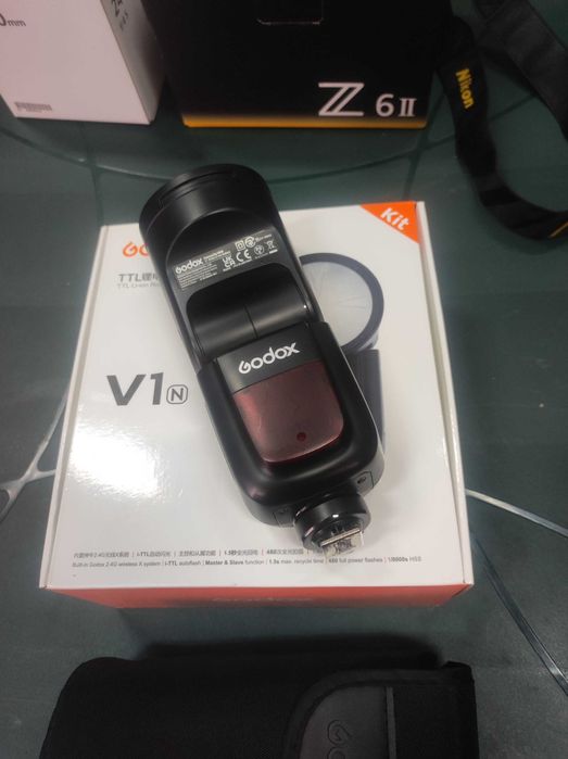 Фотоапарат Nikon Z6 II+Обектив Nikkor 24-70mm/f4S+светкавица GODOX V1n