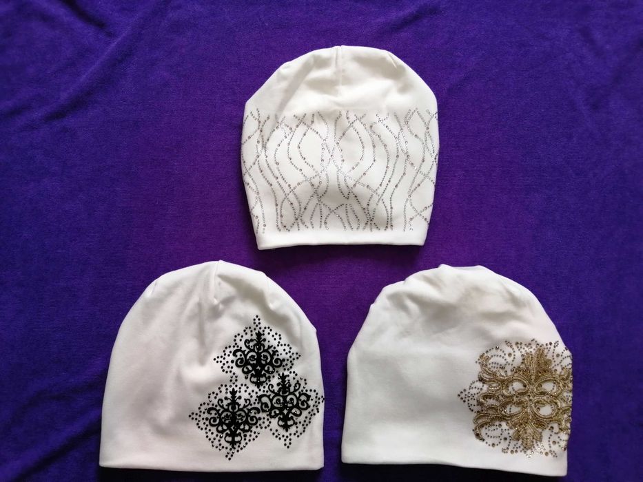 Шапки НОВЫЕ разные, 2000 тенге, подойдут как ребёнку, так и взрослому