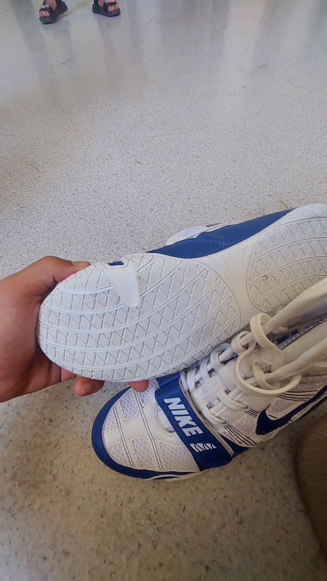 NIKE HYPERKO holati idyal